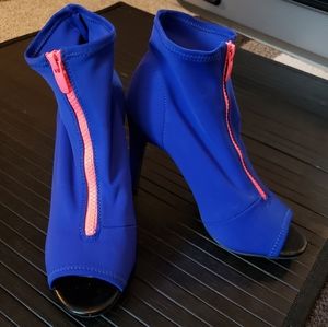 Juicy Couture Peep Toe Heels Scuba Zipper Paloma